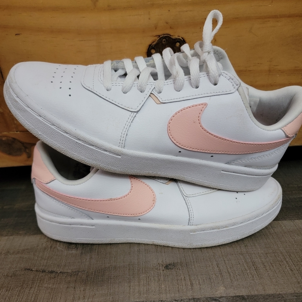Nike White and Light Pink Athletic Sneakers